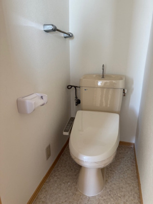 【トイレ】 | シャイニング弐番館 | 清潔感のあるトイレです