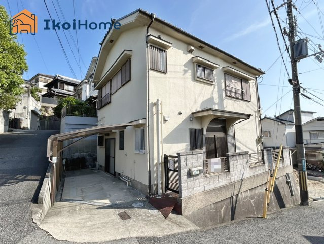 明石市朝霧東町2丁目　中古戸建の駐車場|●年中無休：当日予約可●駐車場にはカーポートもございます！
