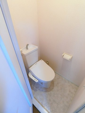 クレール清水のトイレ|写真は同建物の別部屋を参考に掲載しております。