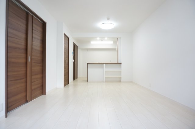 熊本市中央区新大江３丁目の賃貸マンションの居間・リビング