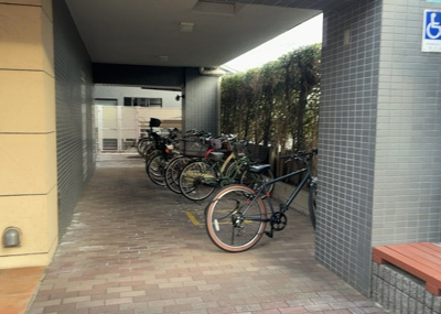 【駐輪場】 | ロアーブル・ガーデン淵野辺 | マンションの駐輪場は、事前に空きがあるか確認を取ると安心です。せっかく入居したのに駐輪スペースがない！なんてことになったら大変ですよね。そこで、内見時や購入前にはまず事前に確認しておくと良いでしょう。