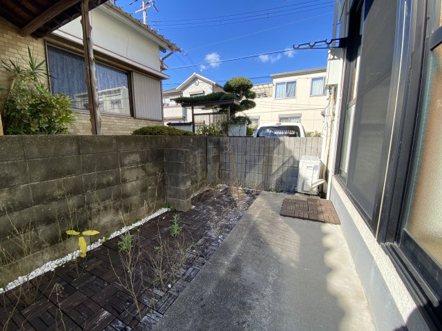 メゾン秋月の庭