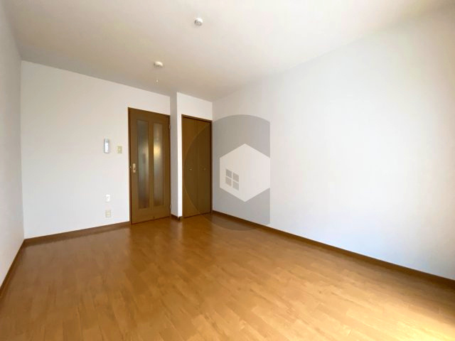 エスティーム1番館の居間・リビング