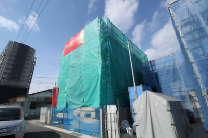 愛宕山南町　新築戸建　1号棟　【全3区画】の前面道路含む現地写真