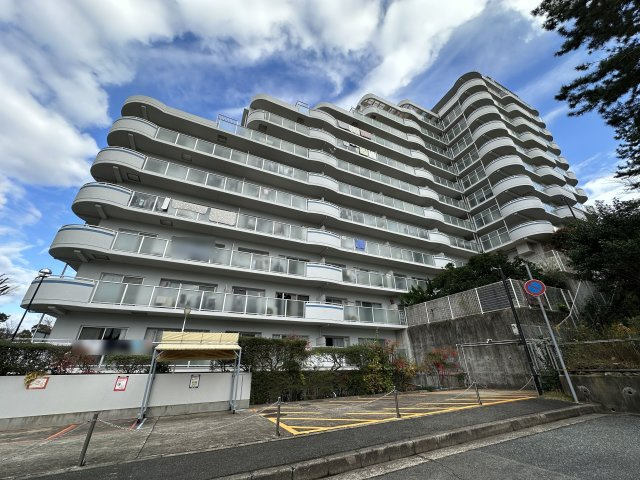 ディオフェルティ学園都市ドルミハイツ垂水ⅢC棟の外観