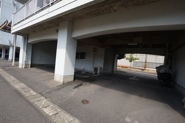 コーポあおき１の駐車場