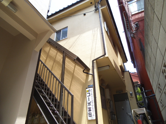 コーポ富田の外観|日当たりの良い建物です