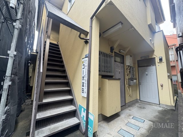 コーポ富田のエントランス|建物の内部です