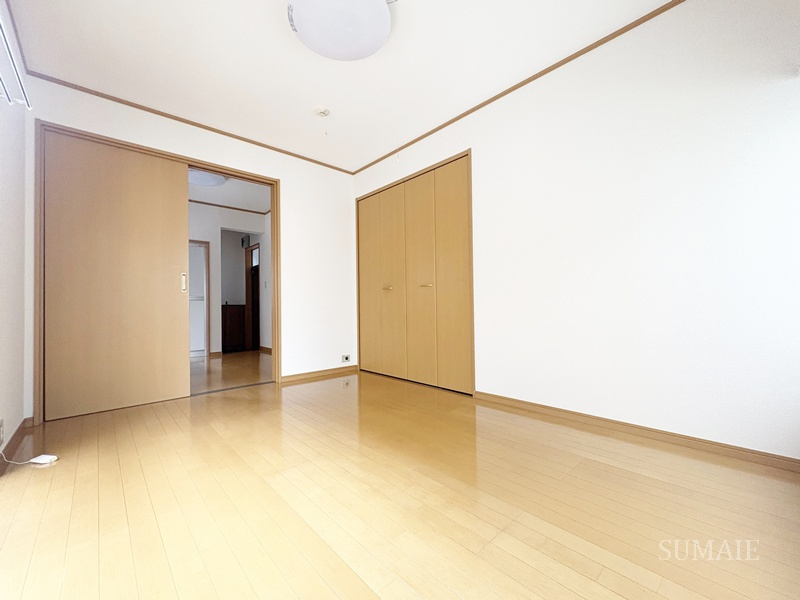 コーポ富田の寝室|使い勝手のいい寝室です