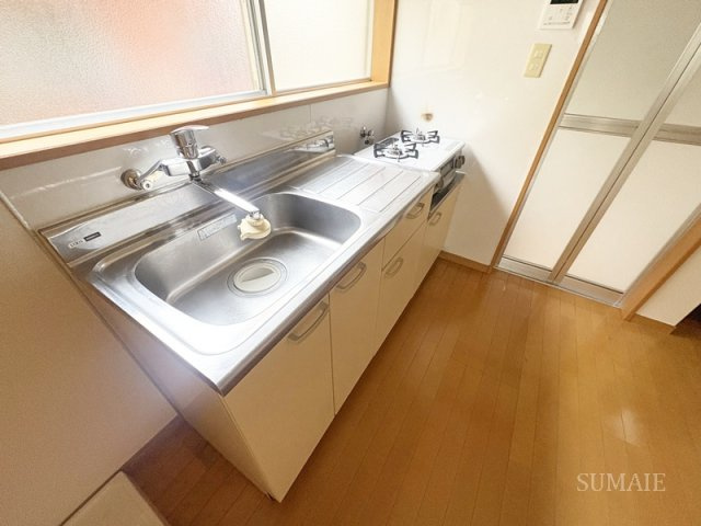 コーポ富田のキッチン|お料理しやすいキッチンです