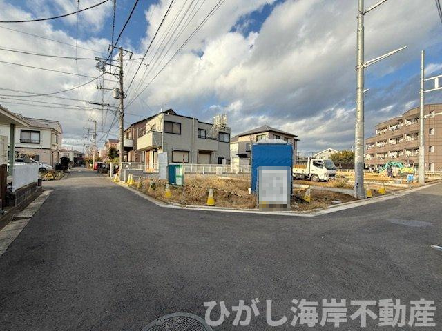 茅ヶ崎市出口町　新築戸建　　全６棟の前面道路含む現地写真|12月19日撮影　建築中　現地外観