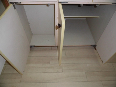 【収納】 | ビジネス新大阪 | キッチン下にも収納スペースが確保されています
