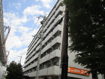 【外観】 | ビジネス新大阪 | 新大阪駅東口を出てすぐの物件です