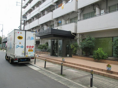 【エントランス】 | ビジネス新大阪 | マンション前です