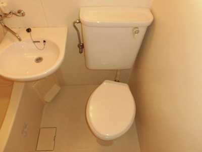 【トイレ】 | ビジネス新大阪 | 清潔感のあるきれいなトイレです