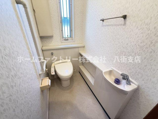 八街市吉倉　中古戸建のトイレ|軽量鉄骨造　エコキュート・給湯器2025年12月交換済
太陽光発電システム約6.2kw