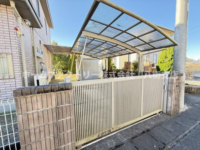 八街市吉倉　中古戸建の駐車場|軽量鉄骨造　エコキュート・給湯器2025年12月交換済
太陽光発電システム約6.2kw