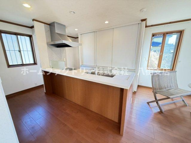 八街市吉倉　中古戸建のキッチン|軽量鉄骨造　エコキュート・給湯器2025年12月交換済
太陽光発電システム約6.2kw