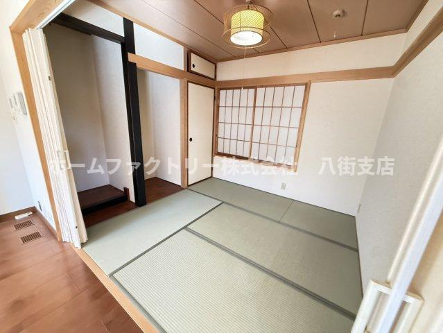 八街市吉倉　中古戸建の和室|軽量鉄骨造　エコキュート・給湯器2025年12月交換済
太陽光発電システム約6.2kw