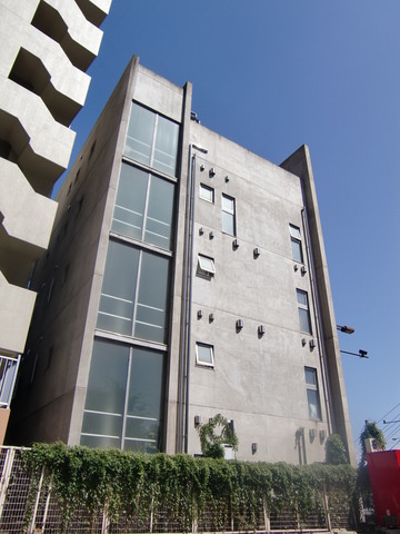 マグハウスの外観|★1階ペットサロン／最上階ペットホテル／建物前は木場公園★