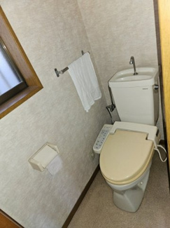 【トイレ】 | 角地でスーパーにも近いお家