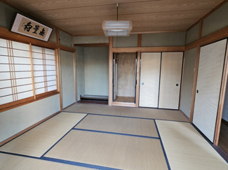 【和室】 | 角地でスーパーにも近いお家 | 8帖の和室。床の間もあります