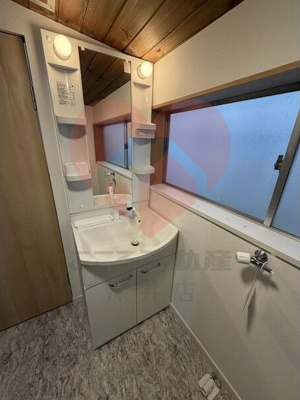 【洗面所】 | 豊中市千成町１丁目貸家