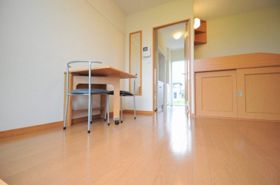 【居間・リビング】 | レオパレス三田ウチダ６号館 | 1Fフローリング。