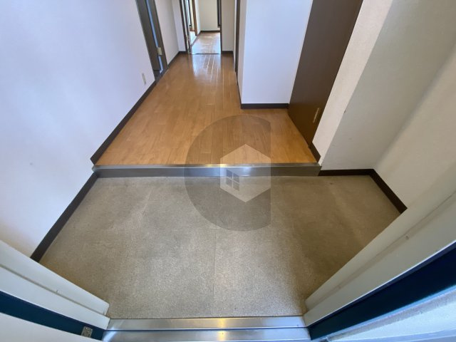 吉鴻ハイネス3の玄関