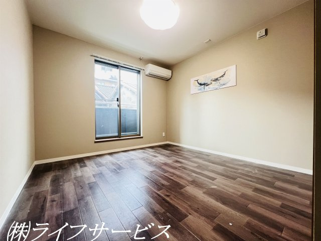 【洋室】 | 塚本４丁目中古戸建 | ２階洋室6.7帖/クローゼット有