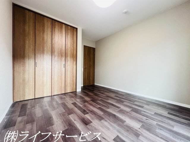 【洋室】 | 塚本４丁目中古戸建 | ２階洋室6.7帖/クローゼット有