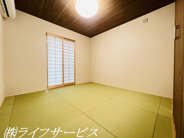 【和室】 | 塚本４丁目中古戸建 | １階和室6.6帖/押入れ有