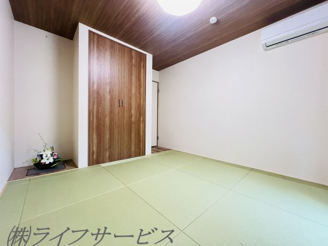 【和室】 | 塚本４丁目中古戸建 | １階和室6.6帖/押入れ有