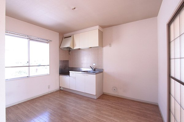 ニュータブチハイツAのキッチン|DK6.3帖　※別部屋同間取り写真につき若干相違有