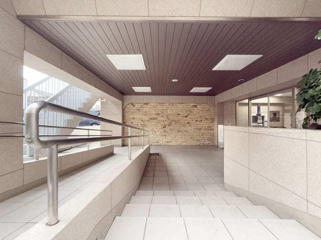 【エントランス】 | パシフィック自由ケ丘マンション | オートロックを備えた、マンションのエントランス。やはりセキュリティの観点は欠かすことができません。皆様を“安全”に送り出し、出迎えてくれます。～即日のご見学可能～　お問合せはお気軽にどうぞ。