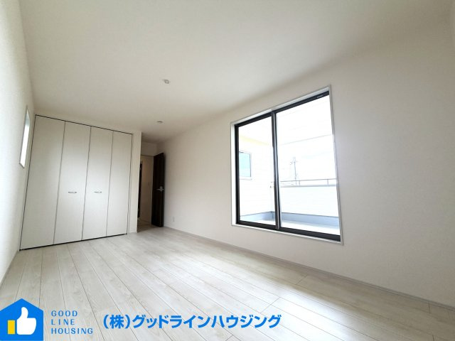 リーブルガーデン多井田3期　2号棟の洋室|広々主寝室はインナーバルコニーに直結してます