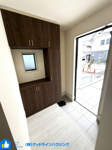 リーブルガーデン多井田3期　2号棟の玄関|玄関と下駄箱