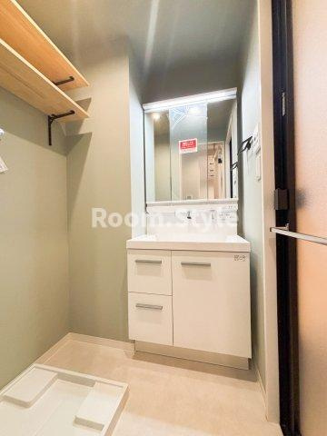 ライオンズマンション神楽坂第3の独立洗面台|空室のためご都合に合わせてご内覧できます
お問合せはお電話でもお受付しております。
03-6450-5211