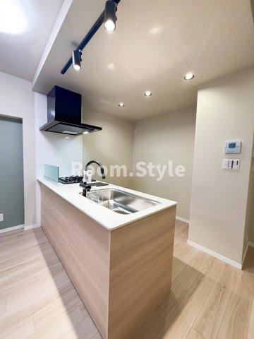 ライオンズマンション神楽坂第3のキッチン|空室のためご都合に合わせてご内覧できます
お問合せはお電話でもお受付しております。
03-6450-5211