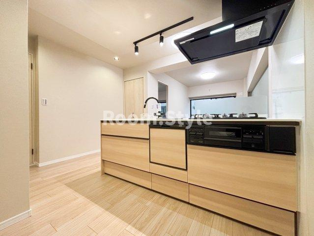 ライオンズマンション神楽坂第3のキッチン|空室のためご都合に合わせてご内覧できます
お問合せはお電話でもお受付しております。
03-6450-5211