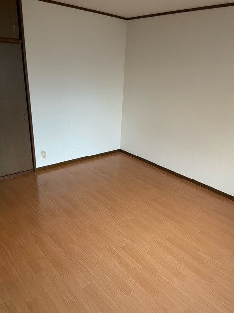 エルムハイツの居間・リビング