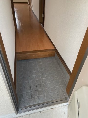 エルムハイツの玄関