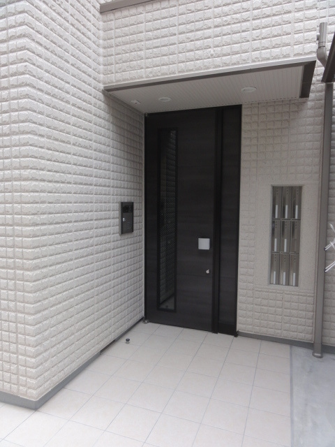 ビッグロードのエントランス|安心なオートロック付き