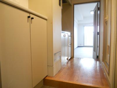 アクシルコート京都二条EASTの展望|玄関から～