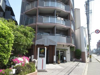 アクシルコート京都二条EASTの外観