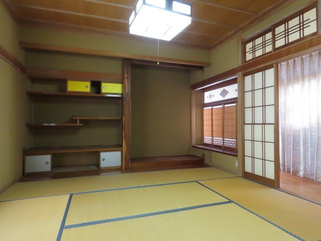 波田　売中古住宅の和室