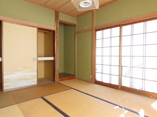 波田　売中古住宅の和室