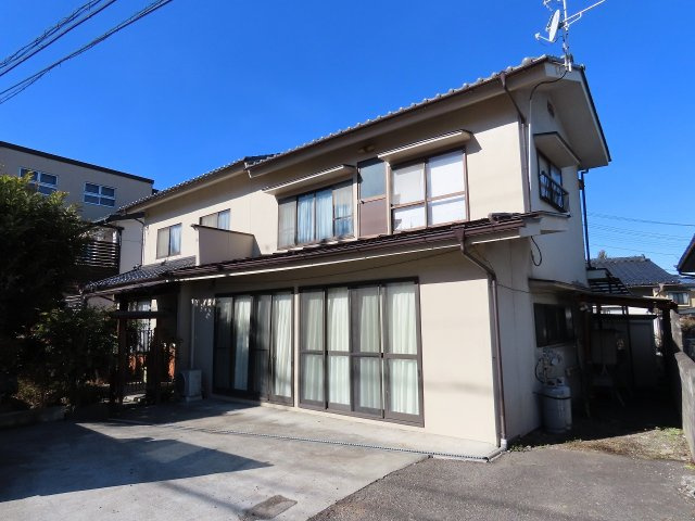 波田　売中古住宅の外観