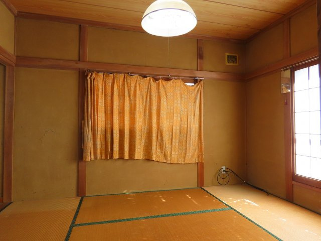 波田　売中古住宅の和室