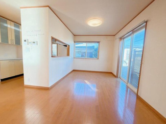 【居間・リビング】 | 蓮田市西新宿４丁目　中古戸建